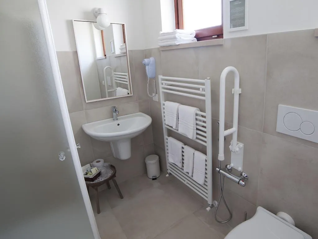 Corte Mantovani Cola  Guest house
