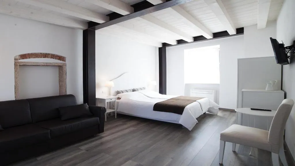 Corte Mantovani Cola  Guest house